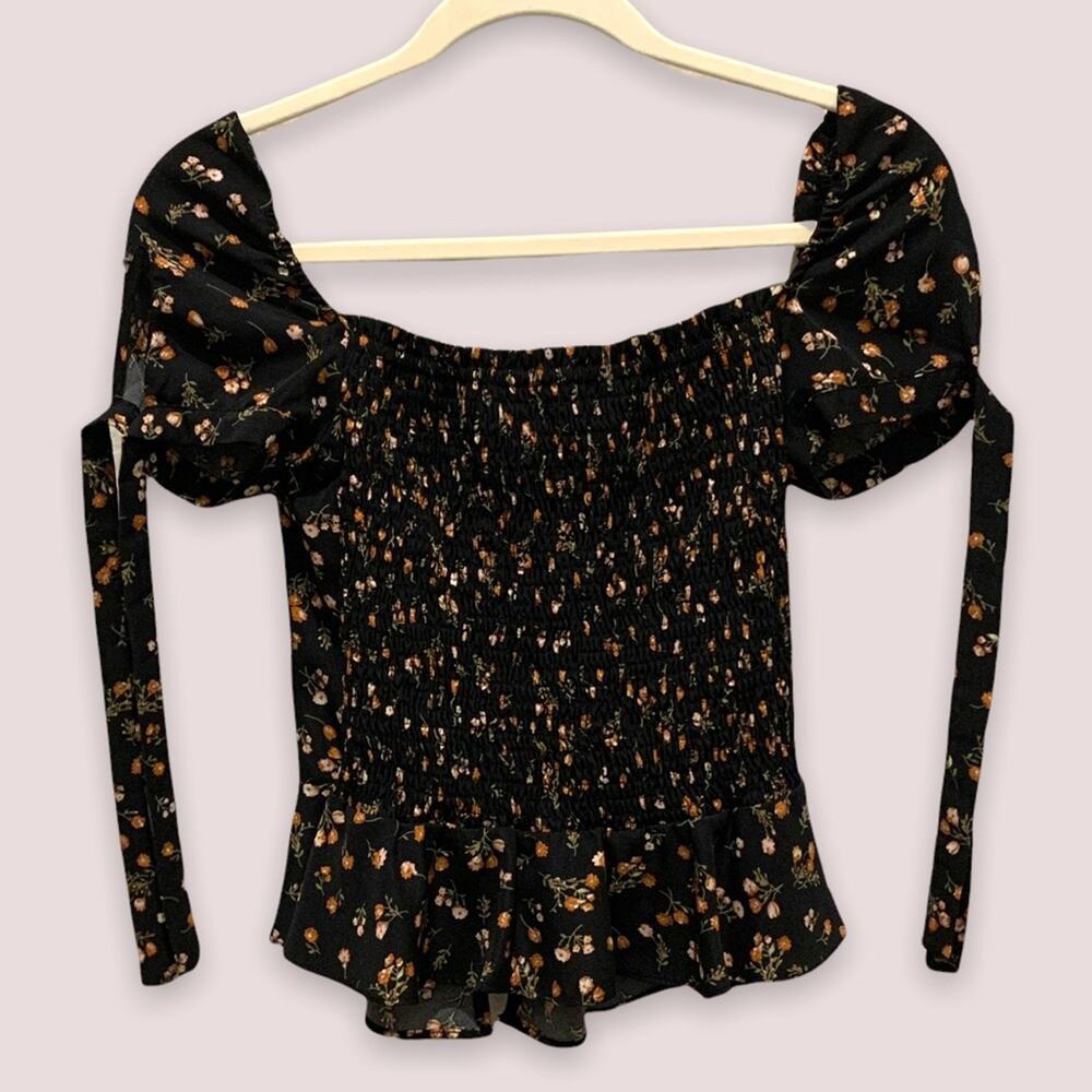 Farrow floral short sleeve cropped top smocked Scoop back and front. Size M - Picture 3 of 6
